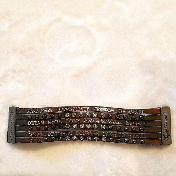Woman's  Good Work(s) Bracelet - Picture 4 of 7